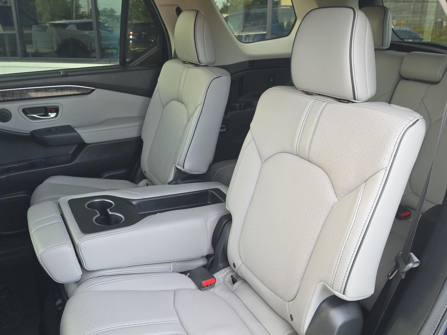 Used 2024 Honda Pilot Elite image 22