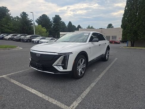 Used 2024 Cadillac Lyriq Tech AWD/4WD image 4