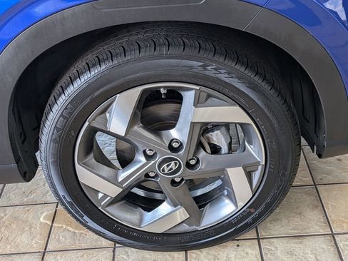 Used 2025 Hyundai Venue SEL FWD image 34