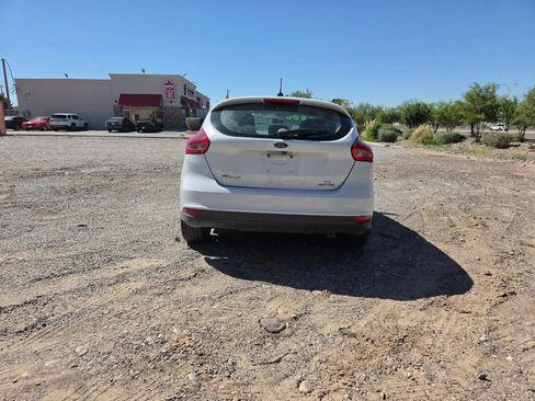 Used 2015 Ford Focus SE FWD image 4