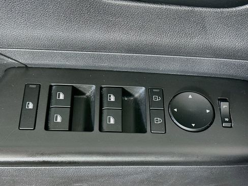 Used 2025 Hyundai Kona SEL FWD image 15