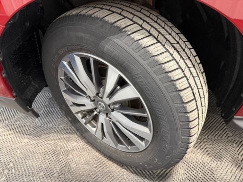 Used 2019 Nissan Pathfinder SV image 39