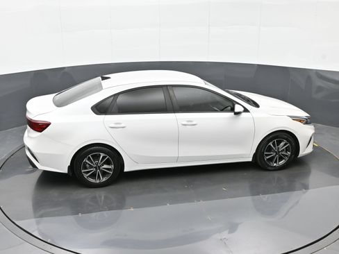 Used 2023 Kia Forte LXS w/ LXS Technology Package FWD image 32