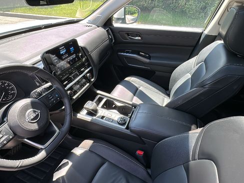 Certified 2024 Nissan Pathfinder SL w/ SL Premium Package AWD/4WD image 22