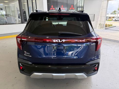 Used 2024 Kia Seltos EX FWD image 12