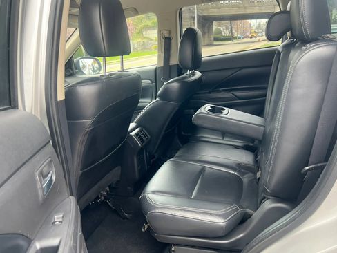 Used 2019 Mitsubishi Outlander SEL image 18