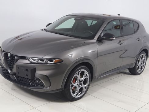 Used 2024 Alfa Romeo Tonale Veloce w/ Active Assist Package AWD/4WD image 25