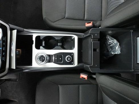 Used 2023 Ford Explorer XLT image 33