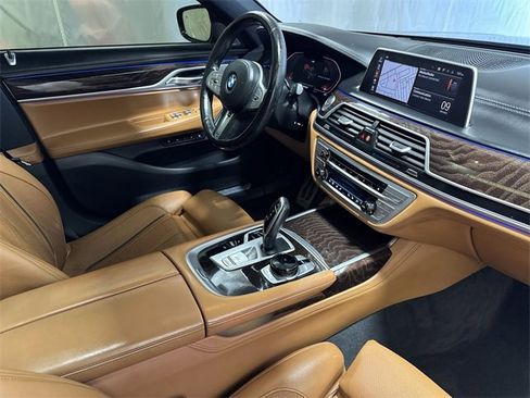Used 2021 BMW 740i xDrive w/ M Sport Package image 31