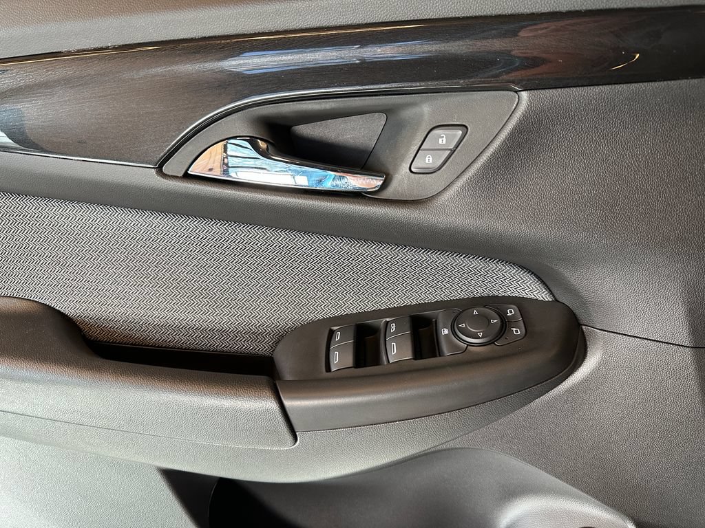 Used 2025 Chevrolet TrailBlazer LT w/ Convenience Package FWD image 19