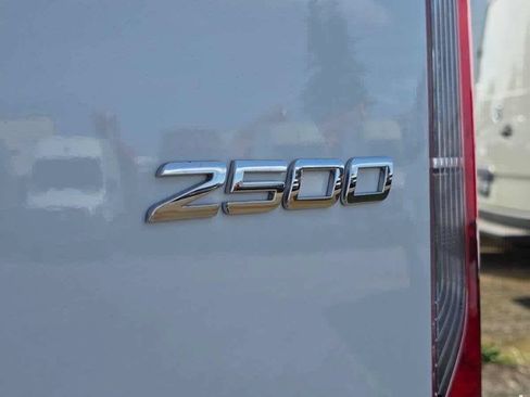 Used 2025 Mercedes-Benz Sprinter 2500 image 19