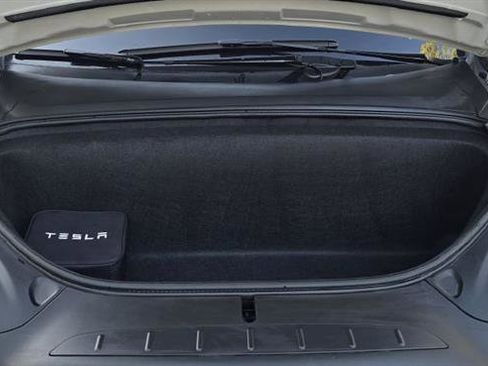 Used 2018 Tesla Model X 75D image 13