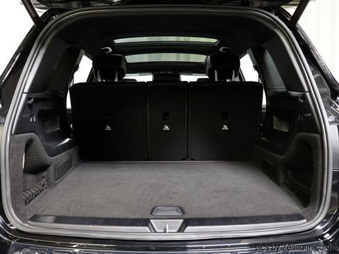 Used 2020 Mercedes-Benz GLB 250 GLB 250 4MATIC SUV w/ Premium Package image 29