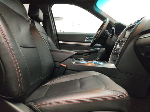 Used 2016 Ford Explorer Sport w/ Equipment Group 401A AWD/4WD image 21