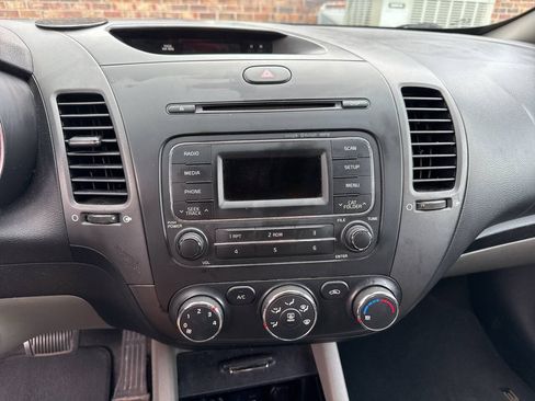 Used 2015 Kia Forte LX w/ Popular Package FWD image 14