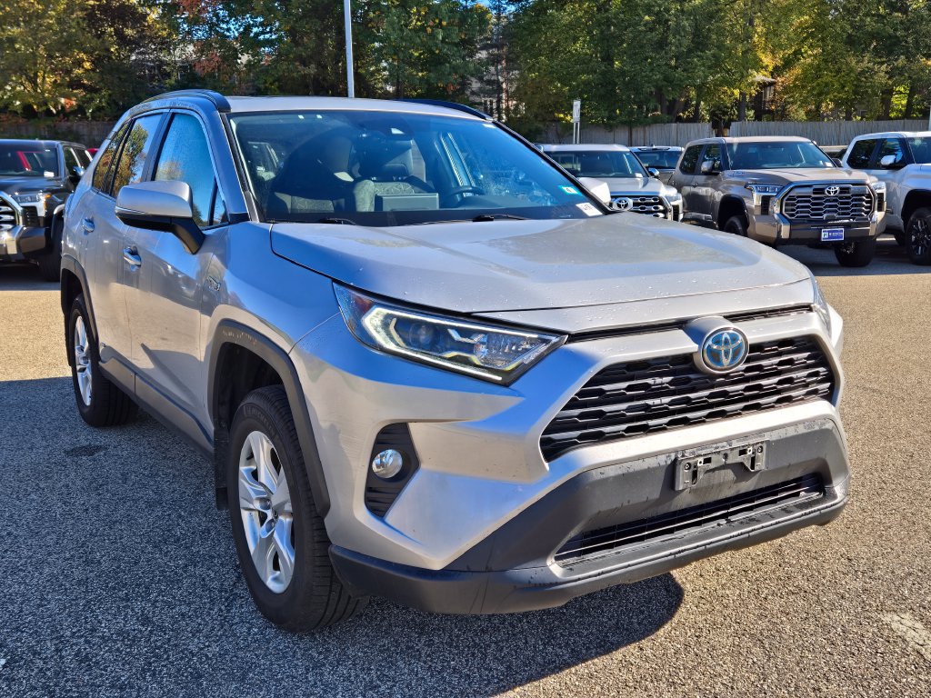 Used 2021 Toyota RAV4 XLE AWD/4WD image 8