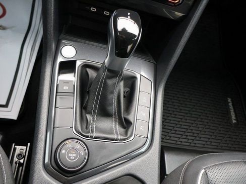 Used 2023 Volkswagen Tiguan SEL R-Line image 31