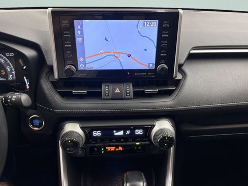 Used 2019 Toyota RAV4 Limited w/ Cold Weather Package AWD/4WD image 15