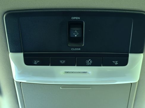 Used 2025 Nissan Altima 2.5 SR w/ SR Premium Package image 10