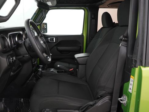 Used 2019 Jeep Wrangler Sport image 12