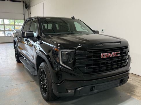 Used 2025 GMC Sierra 1500 Elevation w/ Elevation Premium Package AWD/4WD image 5