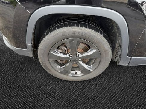 Used 2019 Jeep Cherokee Latitude Plus AWD/4WD image 11