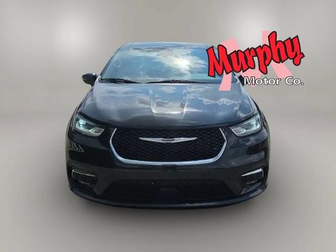Used 2023 Chrysler Pacifica Touring-L FWD image 4