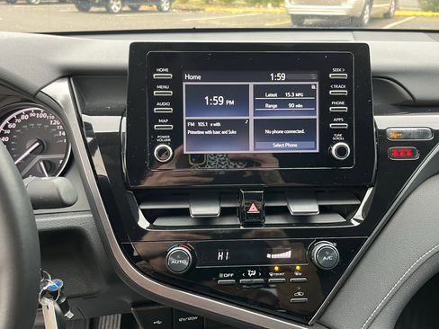 Used 2021 Toyota Camry SE image 22