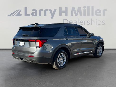 Certified 2025 Ford Explorer Active image 5