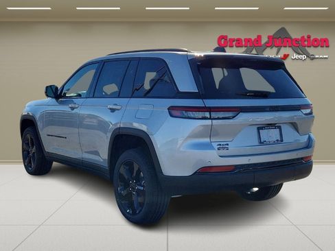 New 2025 Jeep Grand Cherokee Altitude AWD/4WD image 6