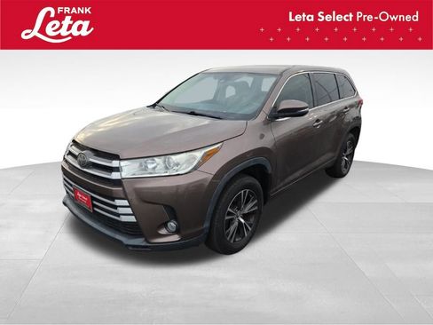 Used 2018 Toyota Highlander Plus image 3