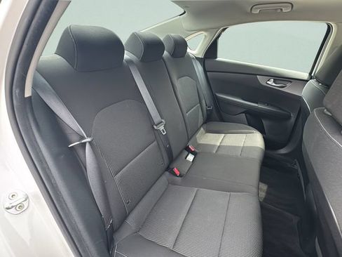 Used 2019 Kia Forte LXS FWD image 13