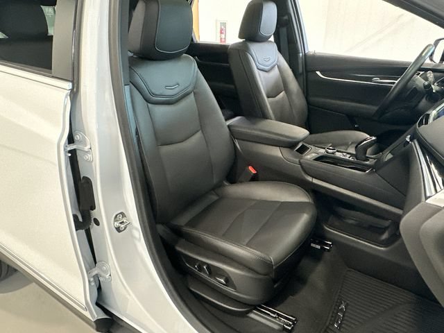 Certified 2025 Cadillac XT5 Premium Luxury AWD/4WD image 29
