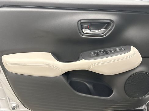 Used 2024 Honda HR-V LX image 9