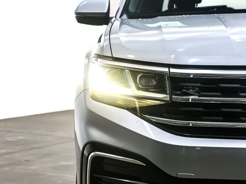 Used 2021 Volkswagen Atlas Cross Sport SE w/ V6 Towing Package image 14