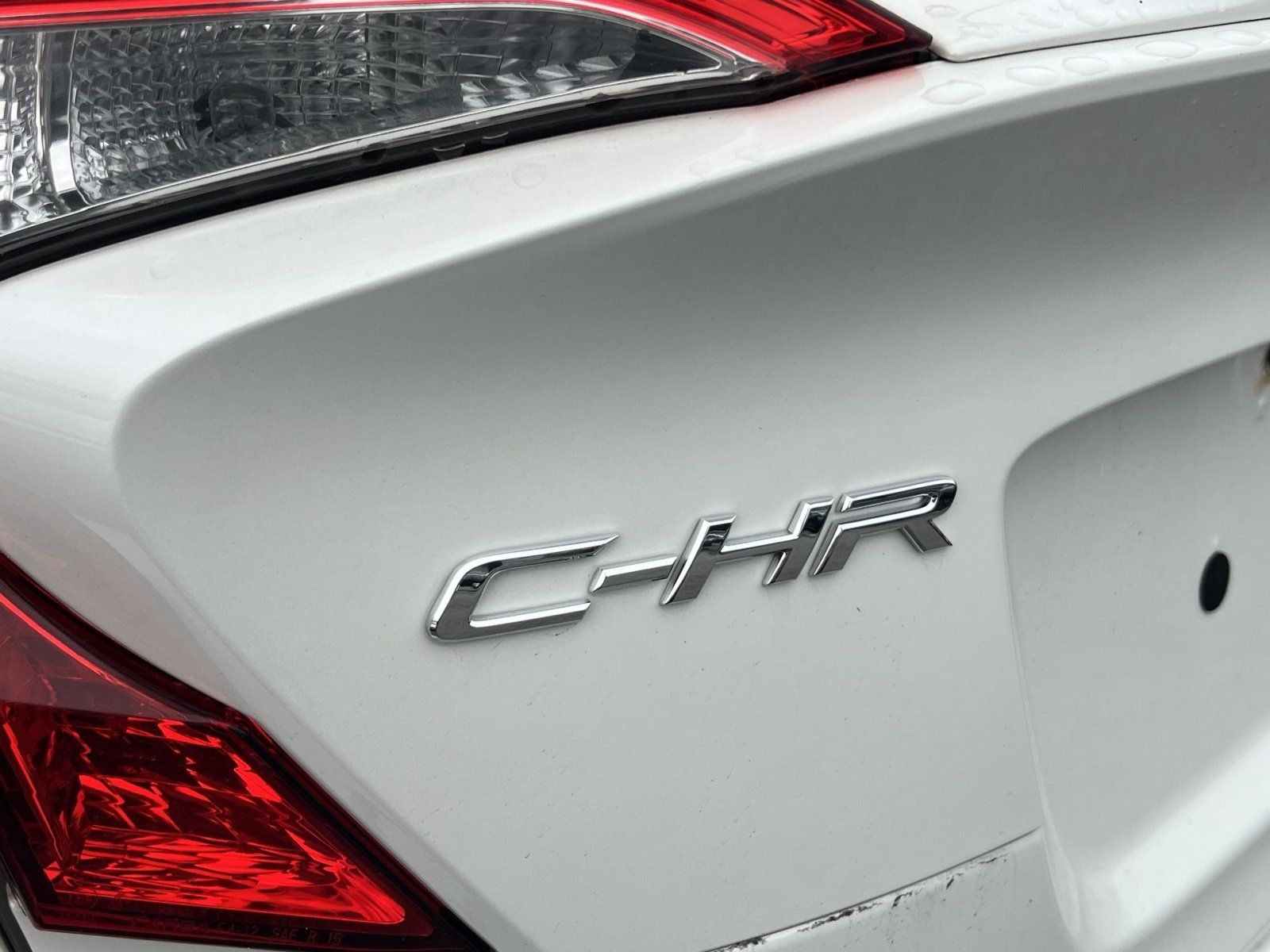 Used 2019 Toyota C-HR XLE FWD image 21