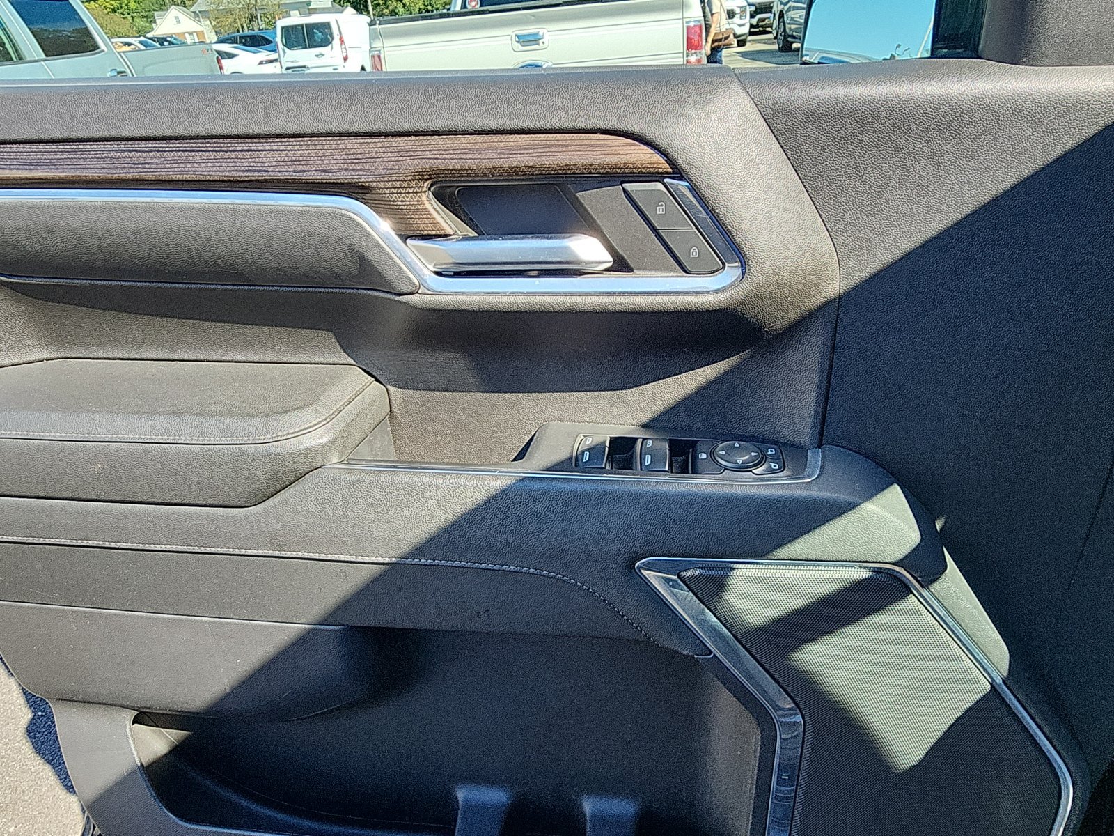 Used 2023 Chevrolet Silverado 1500 LT AWD/4WD image 18