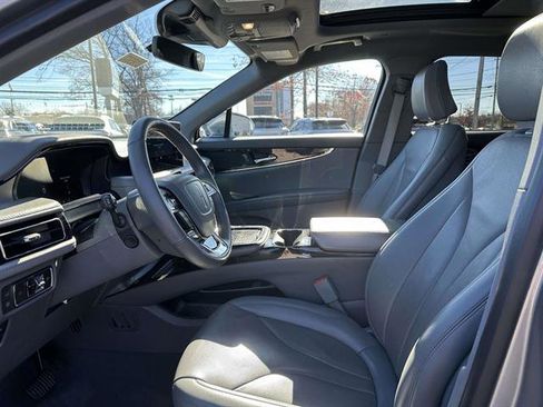 Used 2022 Lincoln Nautilus Reserve image 13