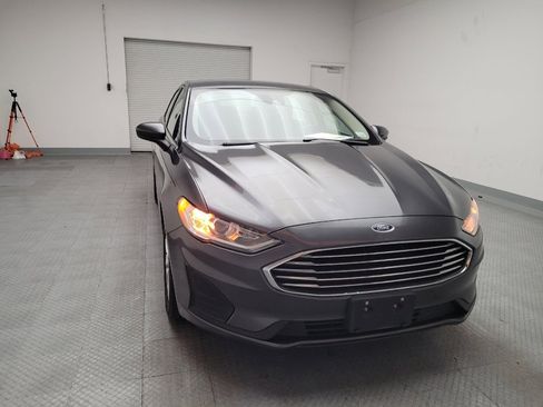 Used 2020 Ford Fusion SE image 14
