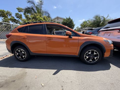 Used 2019 Subaru Crosstrek 2.0i Premium w/ Moonroof Package AWD/4WD image 2