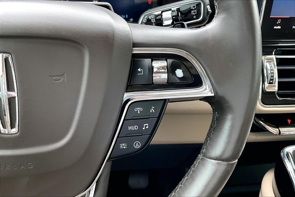 Used 2022 Lincoln Navigator Reserve AWD/4WD image 18