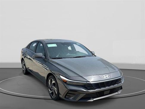 New 2026 Hyundai Elantra Limited FWD image 3