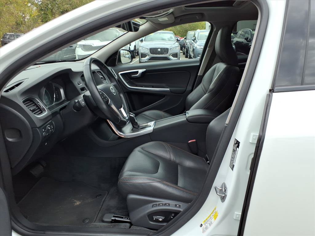 Used 2016 Volvo V60 T5 Cross Country AWD/4WD image 11