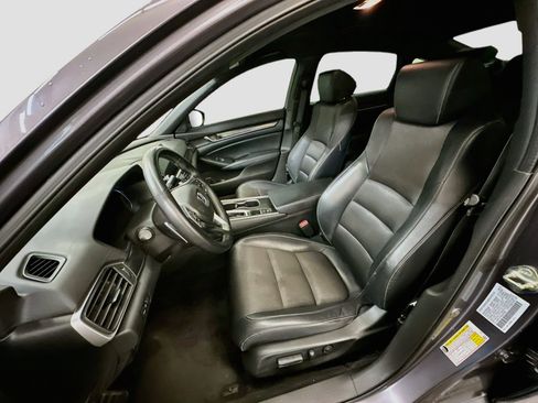 Used 2018 Honda Accord Sport image 13