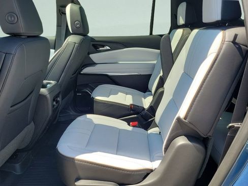 New 2026 Chevrolet Traverse High Country w/ LPO, Floor Liner Package AWD/4WD image 13