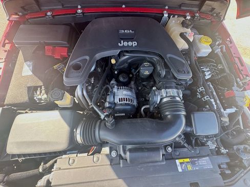 Used 2019 Jeep Wrangler Sport AWD/4WD image 31