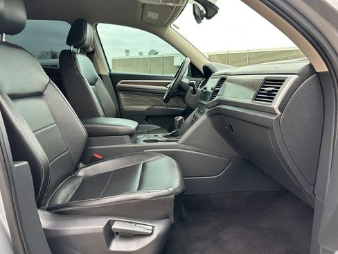 Used 2021 Volkswagen Atlas SE image 23