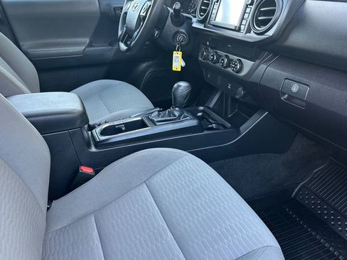 Used 2019 Toyota Tacoma SR w/ SR Convenience Package image 15