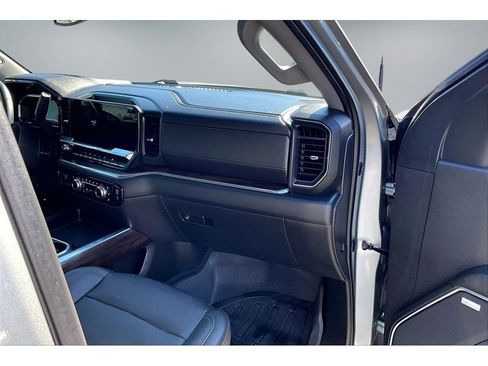 Used 2024 GMC Sierra 2500 SLT w/ SLT Premium Package AWD/4WD image 23