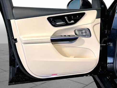 New 2026 Mercedes-Benz GLC 300 4MATIC image 11